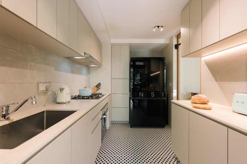 Hundred Palms Residences, 262 Yio Chu Kang Road, 3 Bedrooms, 1,055 sqft, Condominium For Sale, by Julia Bensily, 500231686 - Kitchen - PropertyGuru.com.sg