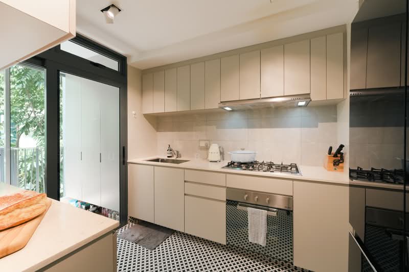 Hundred Palms Residences, 262 Yio Chu Kang Road, 3 Bedrooms, 1,055 sqft, Condominium For Sale, by Julia Bensily, 500231686 - Kitchen - PropertyGuru.com.sg
