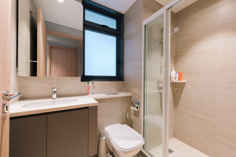 Hundred Palms Residences, 262 Yio Chu Kang Road, 3 Bedrooms, 1,055 sqft, Condominium For Sale, by Julia Bensily, 500231686 - Bathroom - PropertyGuru.com.sg