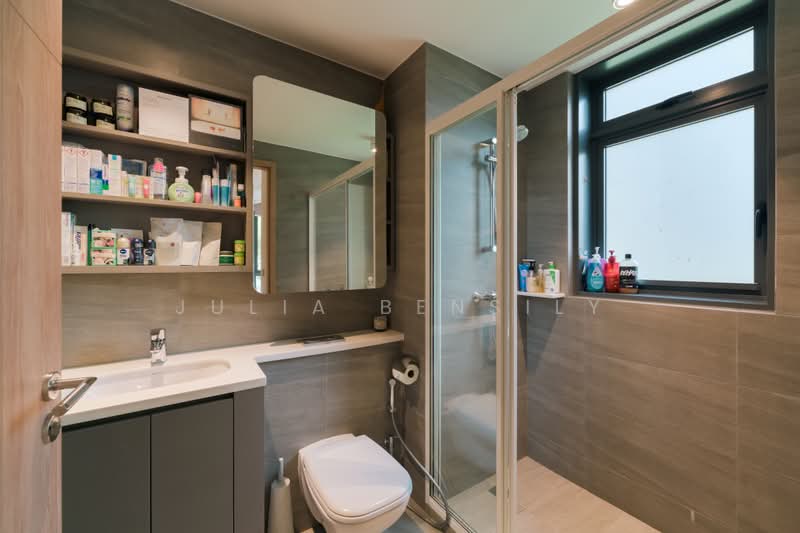 Hundred Palms Residences, 262 Yio Chu Kang Road, 3 Bedrooms, 1,055 sqft, Condominium For Sale, by Julia Bensily, 500231686 - Bathroom - PropertyGuru.com.sg
