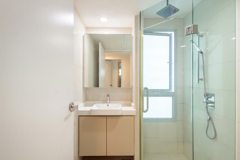Eight Riversuites, 2 Whampoa East, 3 Bedrooms, 936 sqft, Condominium For Sale, by Isabelle Wong 黄凤鸣, 500231689 - Bathroom - PropertyGuru.com.sg