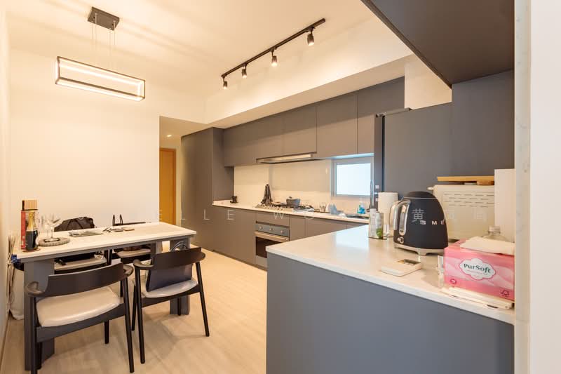 Eight Riversuites, 2 Whampoa East, 3 Bedrooms, 936 sqft, Condominium For Sale, by Isabelle Wong 黄凤鸣, 500231689 - Kitchen - PropertyGuru.com.sg