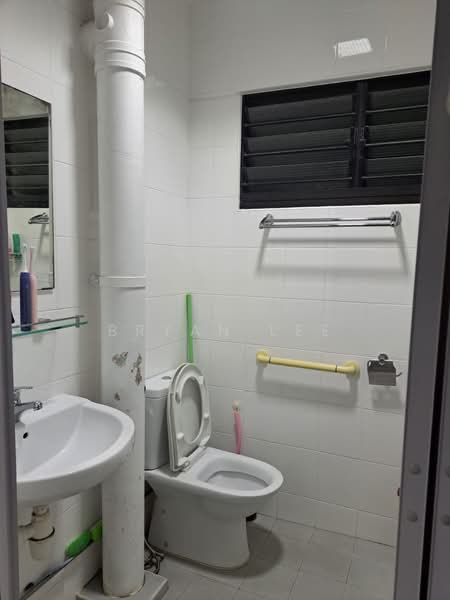 222 Yishun Street 21, 222 Yishun Street 21, Room Rental, 200 sqft, HDB Flat For Rent, by Bryan Lee, 500231692 - Bathroom - PropertyGuru.com.sg