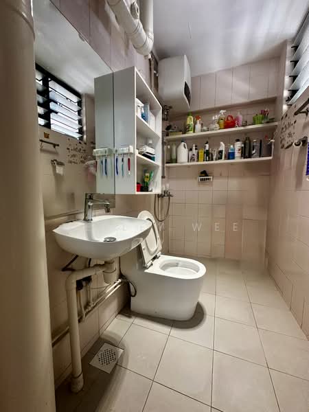664 Woodlands Ring Road, 664 Woodlands Ring Road, Admiralty / Woodlands, 3 Bedrooms, 1,302 sqft, HDB Flat For Sale, by Wesley Wee, 500231704 - Bathroom - PropertyGuru.com.sg
