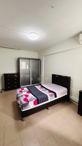 232 Jurong East Street 21, 232 Jurong East Street 21, 2 Bedrooms, 721 sqft, HDB Flat For Sale, by Grace Tan 陈丽玲, 500231705 - Bedroom - PropertyGuru.com.sg