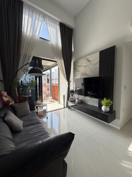 Riverfront Residences, 41 Hougang Avenue 7, 3 Bedrooms, 1,087 sqft, Condominium For Sale, by Roy Tan, 500231709 - Living Room - PropertyGuru.com.sg