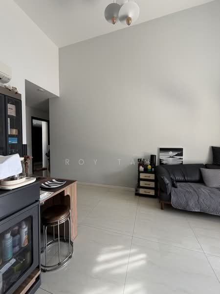 Riverfront Residences, 41 Hougang Avenue 7, 3 Bedrooms, 1,087 sqft, Condominium For Sale, by Roy Tan, 500231709 - Living Room - PropertyGuru.com.sg