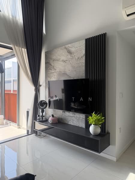 Riverfront Residences, 41 Hougang Avenue 7, 3 Bedrooms, 1,087 sqft, Condominium For Sale, by Roy Tan, 500231709 - Living Room - PropertyGuru.com.sg