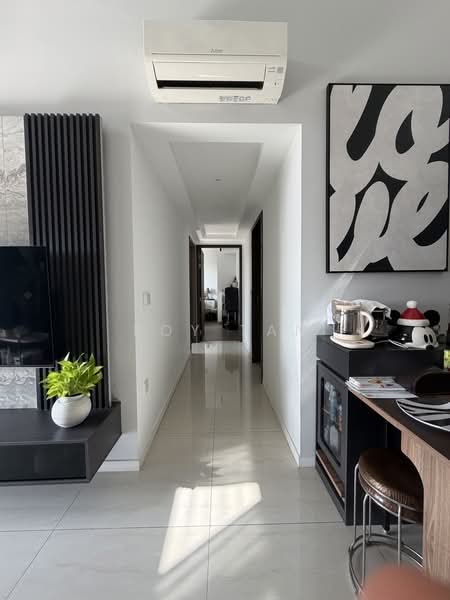Riverfront Residences, 41 Hougang Avenue 7, 3 Bedrooms, 1,087 sqft, Condominium For Sale, by Roy Tan, 500231709 - Corridor - PropertyGuru.com.sg