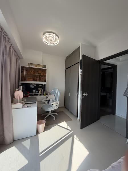 Riverfront Residences, 41 Hougang Avenue 7, 3 Bedrooms, 1,087 sqft, Condominium For Sale, by Roy Tan, 500231709 - Bedroom - PropertyGuru.com.sg
