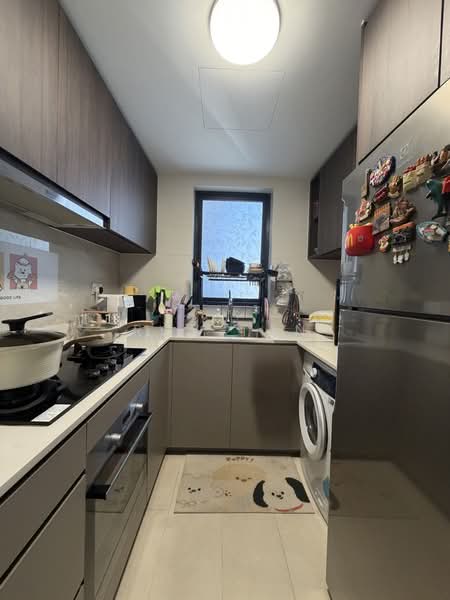 Riverfront Residences, 41 Hougang Avenue 7, 3 Bedrooms, 1,087 sqft, Condominium For Sale, by Roy Tan, 500231709 - Kitchen - PropertyGuru.com.sg
