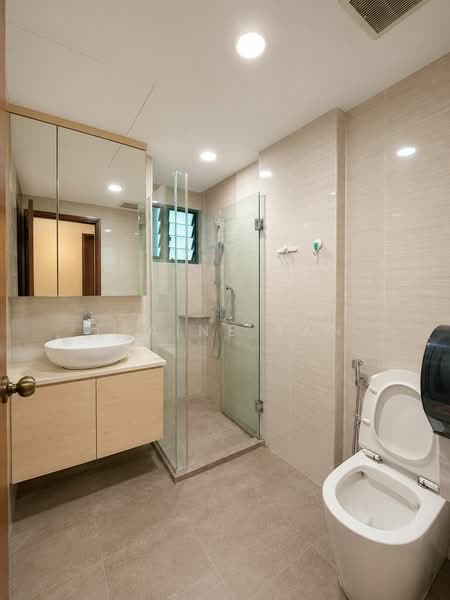 Near Serangoon MRT and NEX. Next to Yangzheng Primary School, Hougang / Punggol / Sengkang, 3 Bedrooms, 1,658 sqft, Condominium For Sale, by Elaine Tan, 500231711 - Bathroom - PropertyGuru.com.sg