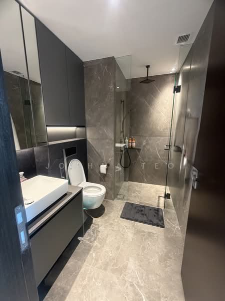 Irwell Hill Residences, 2 Irwell Hill, Orchard / River Valley, 2 Bedrooms, 646 sqft, Condominium For Sale, by Joshua Teo, 500231713 - Bathroom - PropertyGuru.com.sg