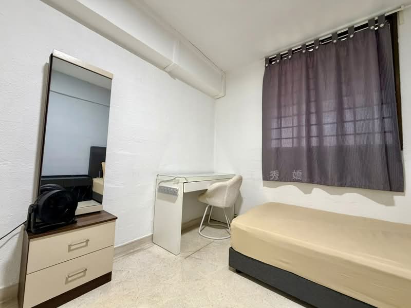 24 Sin Ming Road, 24 Sin Ming Road, Room Rental, 300 sqft, HDB Flat For Rent, by Jen Ong 王秀嬌, 500231720 - Bedroom - PropertyGuru.com.sg