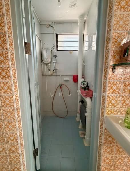 24 Sin Ming Road, 24 Sin Ming Road, Room Rental, 300 sqft, HDB Flat For Rent, by Jen Ong 王秀嬌, 500231720 - Bathroom - PropertyGuru.com.sg