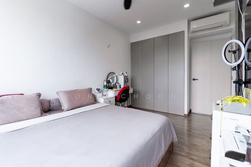 Twin Waterfalls, 108 Punggol Walk, 3 Bedrooms, 1,873 sqft, Executive Condominium For Sale, by Fiona Choong, 500231721 - Master Bedroom - PropertyGuru.com.sg