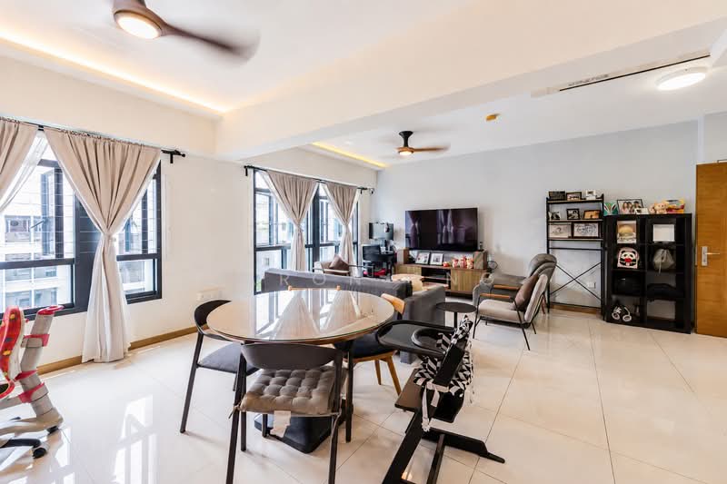 118A Alkaff Crescent, 118A Alkaff Crescent, 3 Bedrooms, 1,001 sqft, HDB Flat For Sale, by Daron Ang, 500231734 - Living Room - PropertyGuru.com.sg