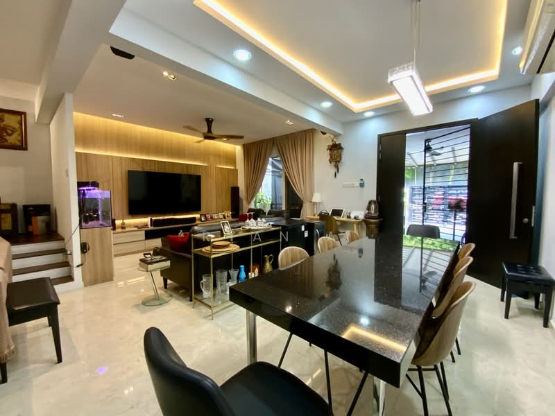Teacher's Housing Estate, Tagore Avenue, 6 Bedrooms, 3,600 sqft, Terraced House For Sale, by Ryan A, 500231744 - Living Room - PropertyGuru.com.sg