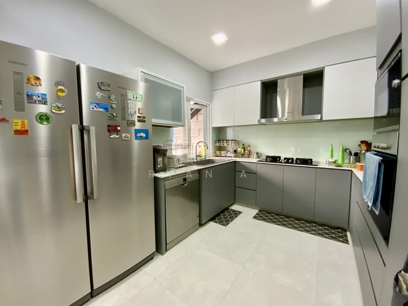Teacher's Housing Estate, Tagore Avenue, 6 Bedrooms, 3,600 sqft, Terraced House For Sale, by Ryan A, 500231744 - Kitchen - PropertyGuru.com.sg