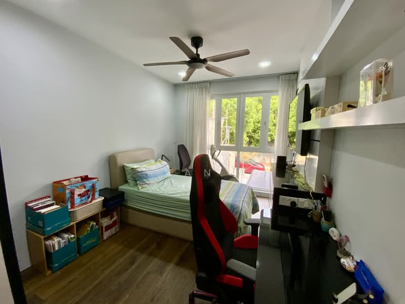 Teacher's Housing Estate, Tagore Avenue, 6 Bedrooms, 3,600 sqft, Terraced House For Sale, by Ryan A, 500231744 - Level 2 - Common Bedroom 2 - PropertyGuru.com.sg