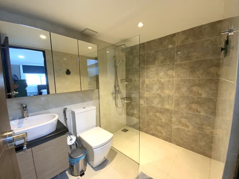 Teacher's Housing Estate, Tagore Avenue, 6 Bedrooms, 3,600 sqft, Terraced House For Sale, by Ryan A, 500231744 - Bathroom - PropertyGuru.com.sg