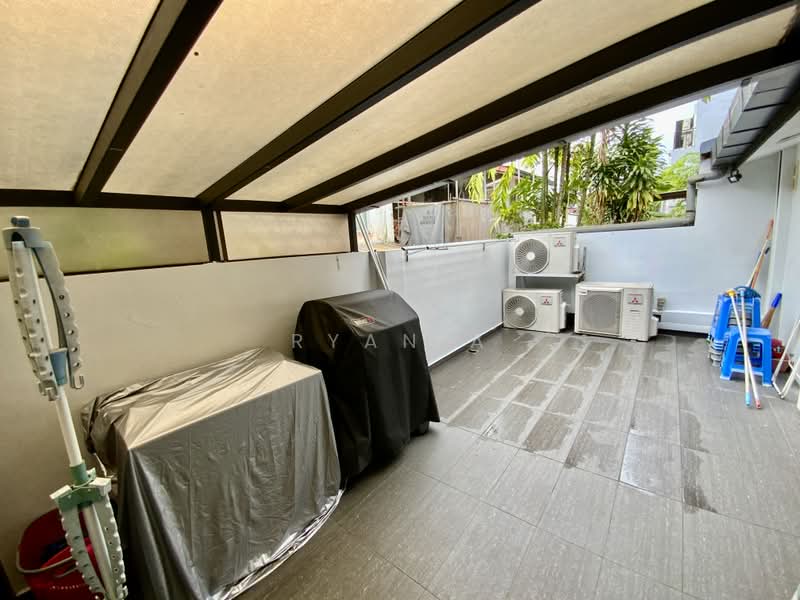 Teacher's Housing Estate, Tagore Avenue, 6 Bedrooms, 3,600 sqft, Terraced House For Sale, by Ryan A, 500231744 - Exterior backyard - PropertyGuru.com.sg