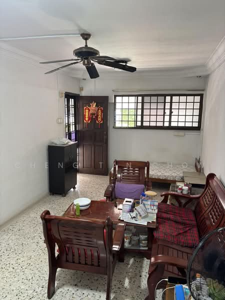 209 Tampines Street 21, 209 Tampines Street 21, 2 Bedrooms, 807 sqft, HDB Flat For Sale, by Cheng Tan Chow, 500231747 - Living Room - PropertyGuru.com.sg