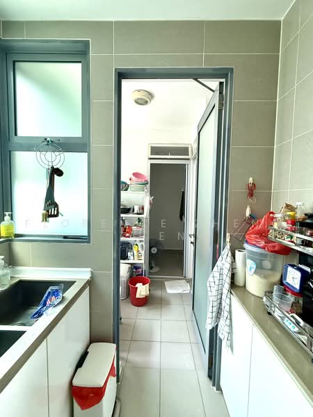 Hundred Trees, 83 West Coast Drive, 4 Bedrooms, 3,401 sqft, Condominium For Sale, by Florence Zheng Zhen, 500231750 - Kitchen - PropertyGuru.com.sg