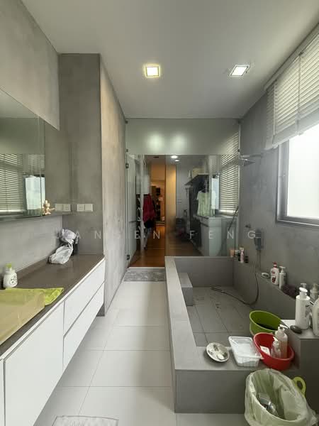 Sixth Avenue, , 4 Bedrooms, 4,570 sqft, Semi-Detached House For Rent, by Jansen Feng, 500231752 - Bathroom - PropertyGuru.com.sg