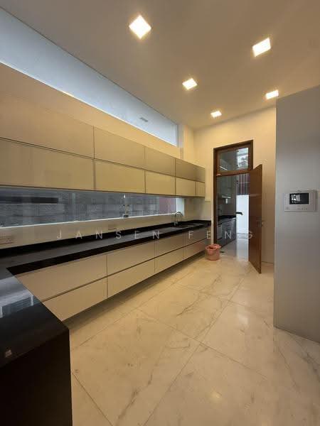 Sixth Avenue, Tanglin / Holland / Bukit Timah, 5 Bedrooms, 4,570 sqft, Semi-Detached House For Rent, by Jansen Feng, 500231752 - Kitchen - PropertyGuru.com.sg