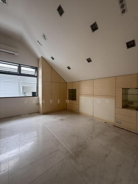 Sixth Avenue, Tanglin / Holland / Bukit Timah, 5 Bedrooms, 4,570 sqft, Semi-Detached House For Rent, by Jansen Feng, 500231752 - 3rd floor Bedroom - PropertyGuru.com.sg