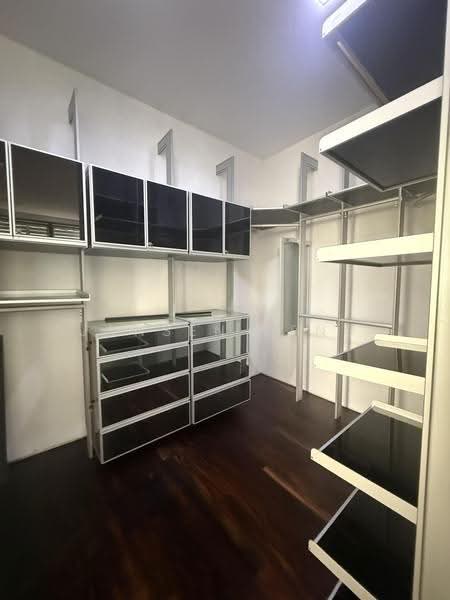 Sixth Avenue, Tanglin / Holland / Bukit Timah, 5 Bedrooms, 4,570 sqft, Semi-Detached House For Rent, by Jansen Feng, 500231752 - Bedroom 2 Wardrobe - PropertyGuru.com.sg
