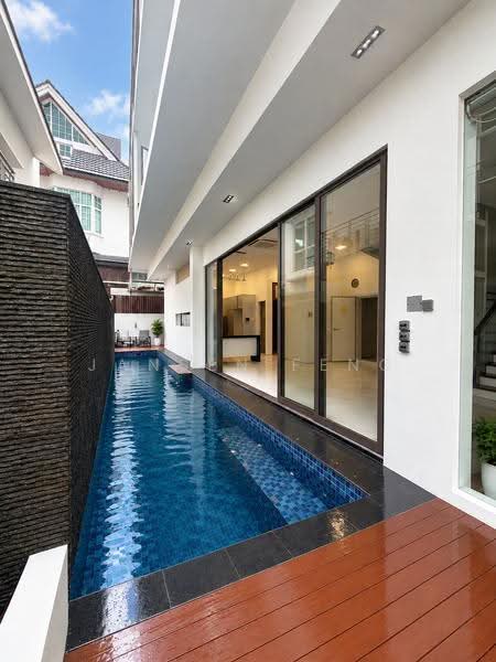 Sixth Avenue, Tanglin / Holland / Bukit Timah, 5 Bedrooms, 4,570 sqft, Semi-Detached House For Rent, by Jansen Feng, 500231752 - Swimming pool - PropertyGuru.com.sg