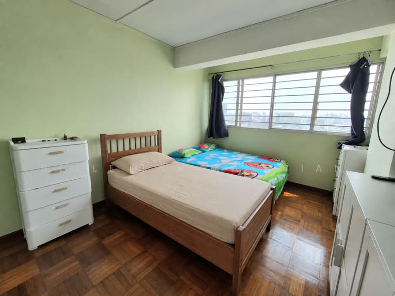 413 Pandan Gardens, 413 Pandan Gardens, 3 Bedrooms, 1,259 sqft, HDB Flat For Sale, by Belle Tan May Sian, 500231754 - Bedroom - PropertyGuru.com.sg