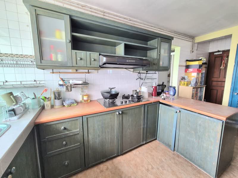 413 Pandan Gardens, 413 Pandan Gardens, 3 Bedrooms, 1,259 sqft, HDB Flat For Sale, by Belle Tan May Sian, 500231754 - Kitchen - PropertyGuru.com.sg