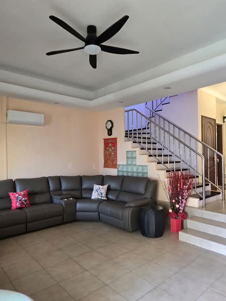 LANDED7772@2 STOREY TERRACE AT SUNRISE VILLA NEAR PARK, , 4 Bedrooms, 2,500 sqft, Terraced House For Sale, by K L Goh, 500231759 - Living Room - PropertyGuru.com.sg