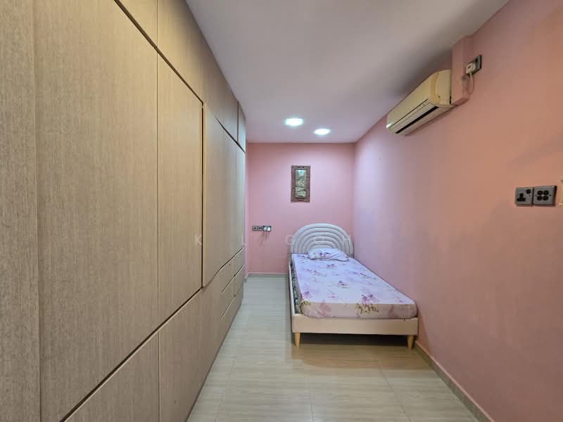 LANDED7772@2 STOREY TERRACE AT SUNRISE VILLA NEAR PARK, , 4 Bedrooms, 2,500 sqft, Terraced House For Sale, by K L Goh, 500231759 - Bedroom - PropertyGuru.com.sg