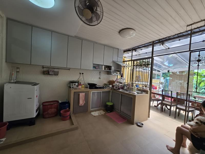 LANDED7772@2 STOREY TERRACE AT SUNRISE VILLA NEAR PARK, , 4 Bedrooms, 2,500 sqft, Terraced House For Sale, by K L Goh, 500231759 - Kitchen - PropertyGuru.com.sg