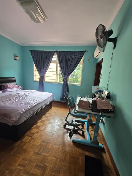 LANDED7772@2 STOREY TERRACE AT SUNRISE VILLA NEAR PARK, , 4 Bedrooms, 2,500 sqft, Terraced House For Sale, by K L Goh, 500231759 - Bedroom - PropertyGuru.com.sg