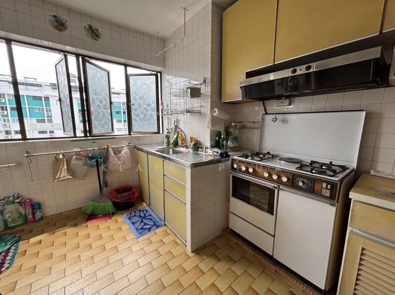 130 Bedok North Street 2, 130 Bedok North Street 2, 3 Bedrooms, 990 sqft, HDB Flat For Sale, by Klaire Phua, 500231765 - Kitchen - PropertyGuru.com.sg