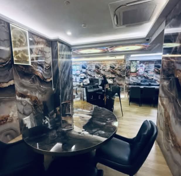 Bugis Point, 530 North Bridge Road, 2,142 sqft, Mall Shop For Rent, by Teo Jeri, 500231767 - Interior - CommercialGuru.com.sg