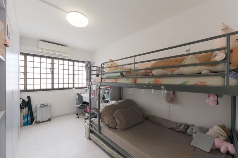 661 Yishun Avenue 4, 661 Yishun Avenue 4, 3 Bedrooms, 980 sqft, HDB Flat For Sale, by Bobby Chen, 500231796 - Bedroom - PropertyGuru.com.sg