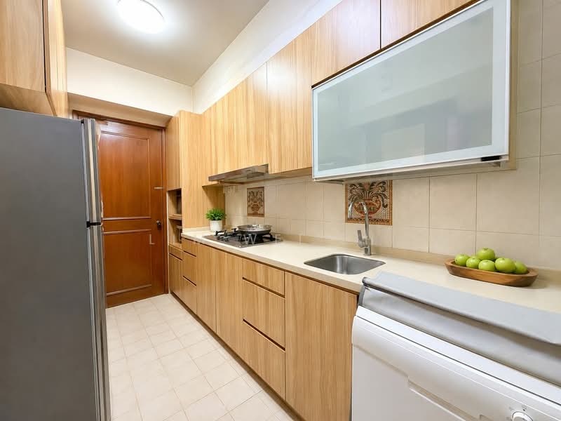 Sunrise Gardens, 57 Sunrise Gardens, 4 Bedrooms, 2,077 sqft, Condominium For Sale, by Lim Wei Zhi, 500231801 - Kitchen - PropertyGuru.com.sg
