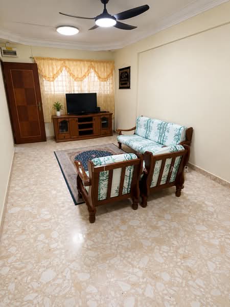 206 Tampines Street 21, 206 Tampines Street 21, 2 Bedrooms, 807 sqft, HDB Flat For Sale, by Sharil Satar, 500231820 - Living Room - PropertyGuru.com.sg