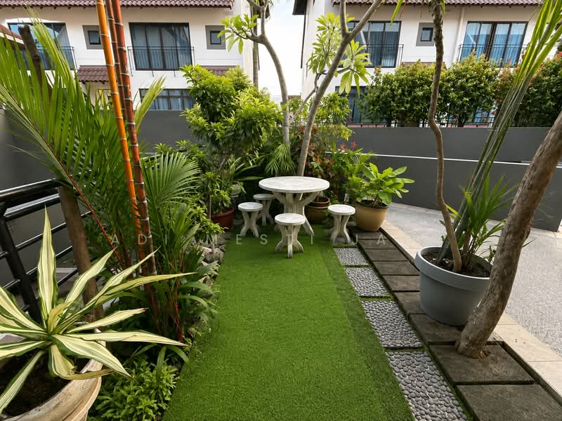 The Springfield, Chempaka Kuning Link, 5 Bedrooms, 2,336 sqft, Terraced House For Sale, by Adi Mesti Jadi, 500231833 - Garden - PropertyGuru.com.sg