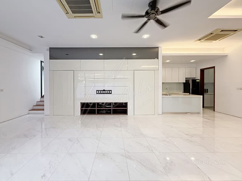 Modern Semi-D @ Serangoon Gdn Estate, Bloxhome Drive, 6 Bedrooms, 5,000 sqft, Semi-Detached House For Rent, by Nicole Lim, 500231839 - Living / Dining Area & Dry Kitchen - PropertyGuru.com.sg
