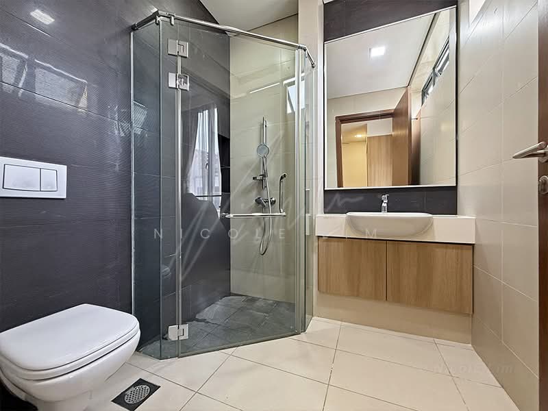 Modern Semi-D @ Serangoon Gdn Estate, Bloxhome Drive, 6 Bedrooms, 5,000 sqft, Semi-Detached House For Rent, by Nicole Lim, 500231839 - Bedroom 4 Ensuite - PropertyGuru.com.sg