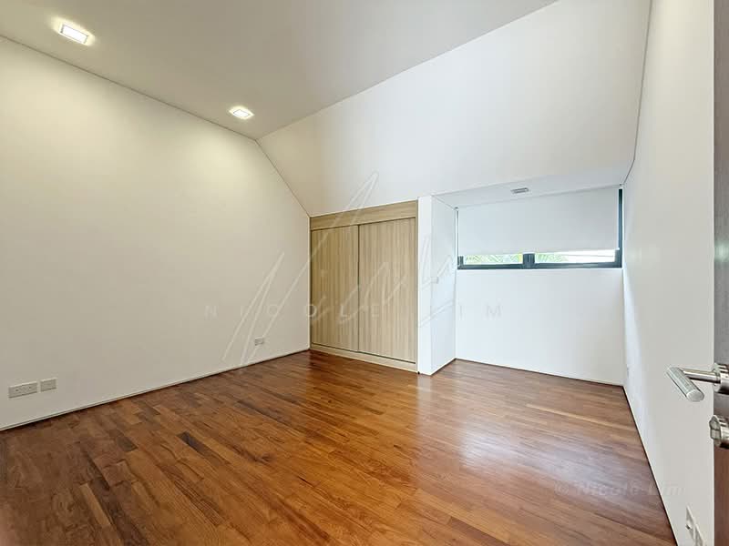 Modern Semi-D @ Serangoon Gdn Estate, Bloxhome Drive, 6 Bedrooms, 5,000 sqft, Semi-Detached House For Rent, by Nicole Lim, 500231839 - Bedroom 5 - PropertyGuru.com.sg