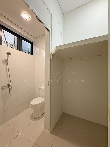 Modern Semi-D @ Serangoon Gdn Estate, Bloxhome Drive, 6 Bedrooms, 5,000 sqft, Semi-Detached House For Rent, by Nicole Lim, 500231839 - Helper's Room & W.C. - PropertyGuru.com.sg