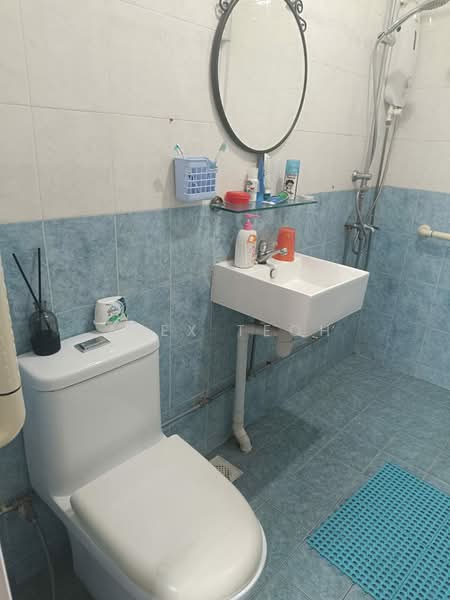 297 Bukit Batok Street 22, 297 Bukit Batok Street 22, Room Rental, 100 sqft, HDB Flat For Rent, by Alex Teoh, 500231850 - Bathroom - PropertyGuru.com.sg